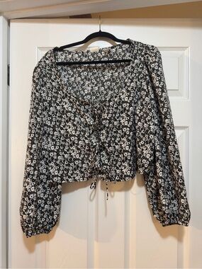 Floral Tie Front Peasant Blouse - Black & White